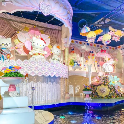 Sanrio Puroland Tokyo Japan, Sanrio Puroland Aesthetic, Puroland Japan, Kawaii Places, Trip Moodboard, Dream Japan, Cardboard City, Tokyo Trip, Sanrio Puroland