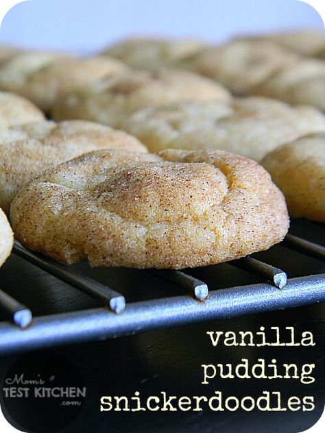 Never enough #Snickerdoodle recipes: Vanilla Pudding Snickerdoodles! #cookies #pudding Snickerdoodles Cookies, Snickerdoodle Cookies Easy, Moms Recipes, Cookies Gluten Free, Pudding Cookies, Snickerdoodle Cookie Recipes, Crinkle Cookies, Köstliche Desserts, Vanilla Pudding