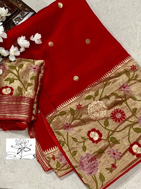 Paithani Blouse, Saree Kuchu New Designs, Latest Silk Sarees, Cotton Blouse Design, New Saree Designs, Mysore Silk Saree, Paithani Saree, New Saree Blouse Designs, Wedding Saree Blouse Designs