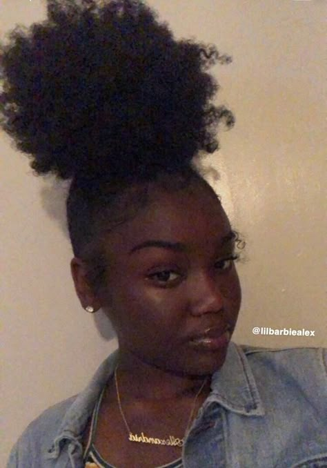 Natural Hair Styles For Black, Hair Styles For Black Women, Quick Natural Hair Styles, Styles For Black Women, Curls Hairstyles, Dyed Natural Hair, Curly Hair Styles Easy, Dark Skin Beauty, Natural Curls Hairstyles