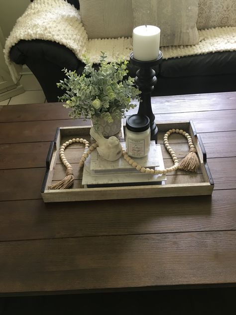 Ottoman Tray Decor Ideas, Ottoman Tray Decor, Farmhouse Coffee Table Decor, Coffee Table Decor Living Room, Center Table Decor, Coffee Table Decor Tray, Table Centerpieces For Home, Dining Room Table Centerpieces, Tafel Decor