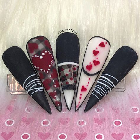 Anti Valentines Day Nails Nail Art Designs, Valentines Day Nails Designs Stiletto, Unique Vday Nails, Valentine Goth Nails, Goth Valentine Nails, Gothic Valentines Day Nails, Horror Valentines Nails, Valentines Nails Dark, Goth Valentines Day Nails