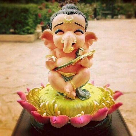 Soooo cute. Bal ganesh Ganapati Chaturthi, Baby Ganpati, Bal Ganesh, Clay Statue, Ganpati Decoration Theme, Ganpati Bappa Wallpapers, Jai Ganesh, Ganesh Lord, Decoration For Ganpati