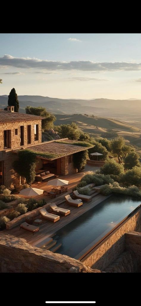 Tuscany House Exterior, Tuscan Villa Exterior, Modern Tuscan Home, Modern Italian Villa, Tuscan Houses, Tuscan Architecture, Tuscany House, Modern Tuscan, Villa Exterior