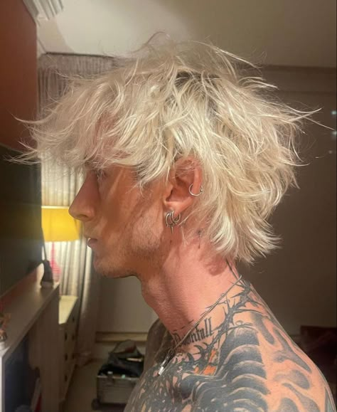 Platinum Blonde Hair Men, Pink Hair Guy, White Hair Men, Mens Haircuts Short Hair, Colson Baker, Men Hair Color, Faded Hair, Hair Inspiration Short, Punk Hair