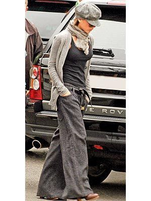 Mode Over 50, Mode Casual, Looks Style, Mode Inspiration, Outfits Casuales, Wide Leg Trousers, Victoria Beckham, Look Fashion, Casual Chic