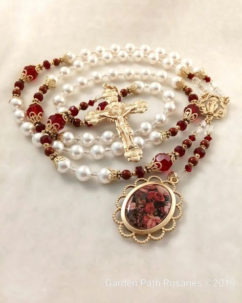 A Bouquet Of Roses, Double Image, Boutique Display, Bouquet Of Roses, Christian Quotes God, Blessed Mother Mary, Catholic Rosary, Rosary Bracelet, Handmade Jewelry Tutorials