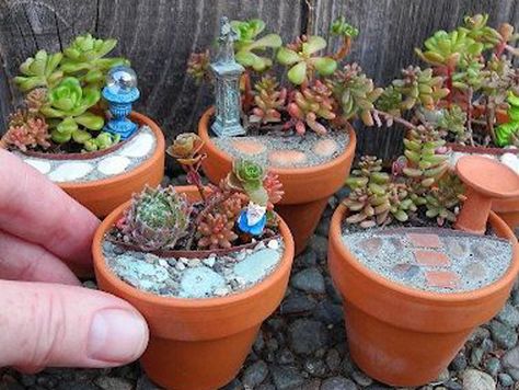 Miniature Garden Diy, Fairy Garden Design Ideas, Fairies Garden, Fairy Homes, Fairy Garden Designs, Video Garden, Miniature Gardens, Mermaid Fairy, Mini Fairy Garden