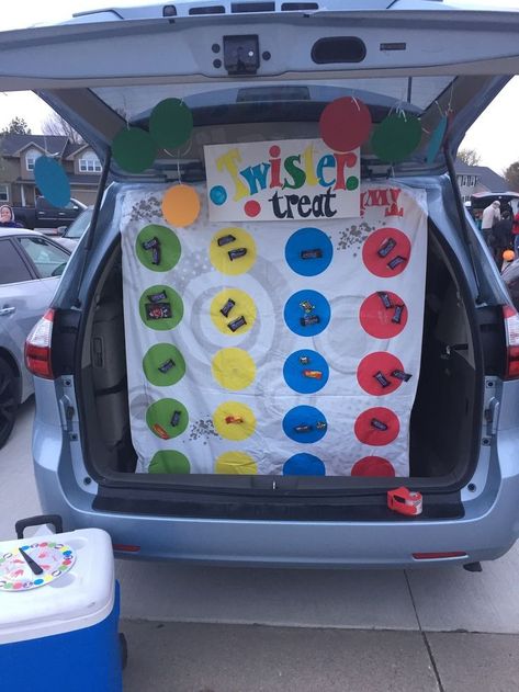 homemade trunk or treat ideas - Yahoo Image Search Results Trunk Or Treat Game Ideas, Jeep Trunk Or Treats, Easy Trunk Or Treat Ideas, Easy Trunk Or Treat, Church Trunk, Trunker Treat Ideas, Ghostbusters Theme, Everything Pumpkin, Creative Ideas To Make