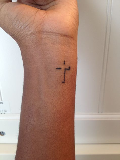 Cross Tattoo <3  2 Corinthians 1:22a  He sets His seal of ownership on us.... Simple Arm Tats For Women, Wrist Tattoo Inspiration, Sleeve Starter Tattoo Women, Jah Tattoo, Christian Tattoos For Guys, Starter Tattoos, White Tattoo On Dark Skin, Rib Tats, Tato Naruto