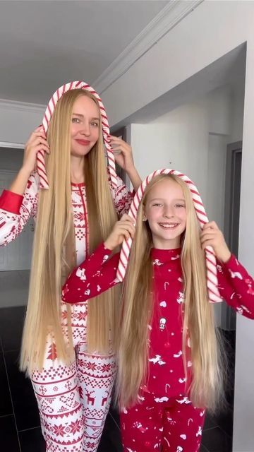 960K views · 113K likes | Stefani Chaglar🦋 on Instagram: "Holiday Hairstyle Ideas🎀🎄1 or 2? The best way to spread Christmas cheer is with ‘Elf’ x Kitsch collection!✨ @mykitsch #mykitsch #elf✨ #hairbow #hairstyle #hairtutorial #hairgoals #longhairdontcare #motheranddaughter #heatlesscurls #longhair #hairdone #hairideas" Christmas Hairdos, Christmas Hair Ideas, Cute Christmas Hairstyles, Christmas Ideas Gifts, Hair Repair Mask, Christmas Idea, Heatless Curls, Christmas Hairstyles, Updo Hairstyles