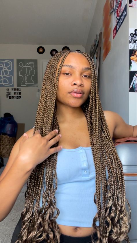 Color: 4/27/30 blended together Color 4 And 27 Braids, Colour 27 And 30 Mix Knotless Braids, 425 Braiding Hair Color, Knowles’s Braids With Highlights, 1b/27 Mixed Braids, 4/27/30 Braids, M27/30/613 Braids, Braid Inspiration, Cornrow Hairstyles