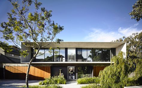 Concrete House by Matt Gibson Architecture — urdesignmag Concrete Homes, Concrete Houses, Arch House, Architecture Wallpaper, Concrete Home, Melbourne House, Australian Architecture, Concrete House, Concrete Design