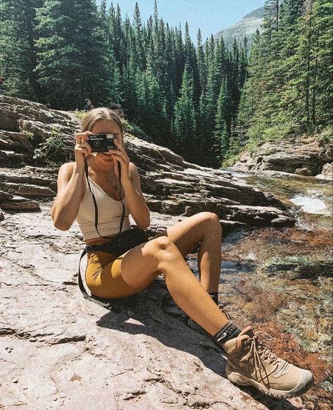 Archaeology Aesthetic, Goal Pictures, Camping Fits, Spring Hiking Outfits, Granola Summer, Yellowstone Outfits, Wander Outfit, Camping Wear, Cute Hiking Outfit