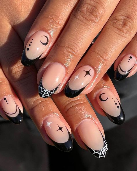 Subtle spooky on her natural nails🕸️ Inspo @vivianmariewong 🖤 #nails #nailart #nailinspo #nailideas #halloweennails #halloweennailart… | Instagram Cute Spooky Nail Sets, Spokey Season Nails, Spookie Nails, Halloween French Tips, Spooky Nails, Black French Tips, Elegant Halloween, Birthday Inspo, Tip Nails