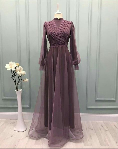 Dress Muslim Modern, Braidsmaid Dresses, Baju Kahwin, Hijab Dress Party, Fashion Dresses Formal, Soiree Dress, Women Dresses Classy, Indian Gowns Dresses, Muslim Fashion Dress