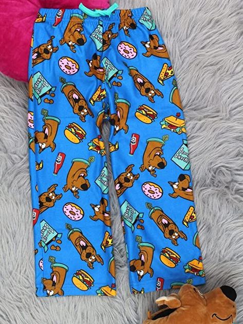 Your little one can feel like they're lounging with Mystery Inc. in their new Scooby Doo pajama pants! These bottoms include soft brushed flannel fabric. Available in boys sizes 4, 6, 8, 10, 12, and 14. #scoobydoo #scooby #ruhroh #mysterymachine #kids #scoobysnacks #amazon #shopamazon #amazonprime #yankeetoybox Scooby Doo Outfits, Lounge Pants Men, Scooby Doo Scooby, Wattpad Outfits, Snacks Kids, New Scooby Doo, Scooby Snacks, Kids Flannel, Mens Lounge Pants