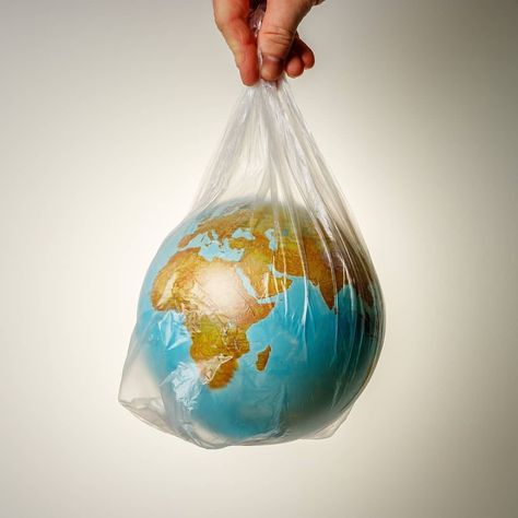 On Packaging (@onpackaging) • Instagram photos and videos Plastic Bag Free Day, Plastic Drink Bottles, Plastic Bottle Caps, Save Environment, Environmental Problem, Marketing Planner, Everything Is Connected, Environment Day, World Environment Day