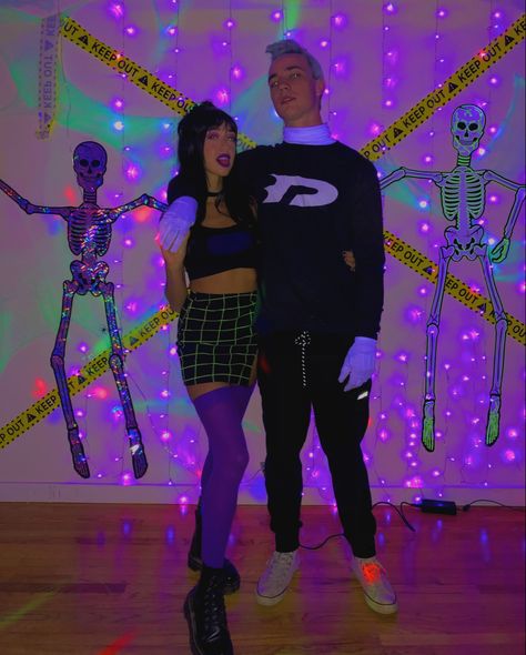 Danny Phantom Couple Costume, Sam And Danny Phantom Costumes, Danny Phantom And Sam Costume, Dennis Aesthetic, Danny Phantom Costume, Danny Phantom And Sam, Raven Teen Titans Cosplay, Danny Phantom Sam, Sam Manson