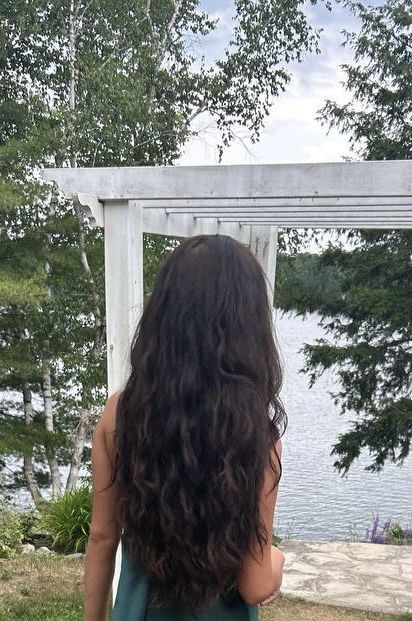 Effortless Beach Waves Trends: Relaxed and Natural Hairstyles for Sun-Kissed Beauty Beach Waves Brown Hair, Ponytail Ideas, Hair References, Wavy Ponytail, Stylish Hairstyles, Beach Wave Hair, Summer Haircuts, Party Hair, Short Wavy Hair