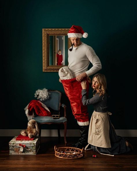 Christmas | December | Winter | meg_nlo Meg Loeks Christmas, Mommy Kissing Santa Claus, Fun Christmas Photos, December Winter, Christmas December, Christmas Dreaming, Fotos Ideas, Kids Studio, Christmas Portraits