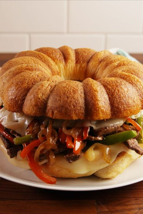 Super Bowl Food Menu, Bundt Pan Recipes, Cheesesteak Sandwich, Philly Cheesesteaks, Steak Dinner Recipes, Steak Sandwich Recipes, Bundt Recipes, Philly Cheese Steak Recipe, Cheesesteak Recipe