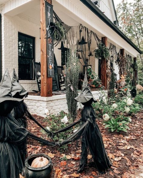 We are sharing over 53 epic Halloween front porch decor ideas that you are going to want to replicate! These are all gorgeous and so fun for Fall and Halloween! Halloween Decorations Outdoor Funny, Nightmare Before Christmas Outdoor, Yard Witch, Modern Front Porch Decor, Front Yard Halloween Decorations, Outdoor Witch, Winter Front Porch Decor, Animated Halloween Decorations, Modern Front Porches