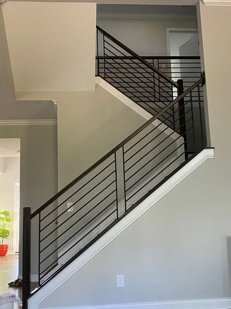 Staircase Cable Railing, Wooden Balcony Railing, Stair Railing Iron, Steel Staircase Design, Vertical Railing, Horizontal Railing, Reling Design, Iron Staircase Railing, Steel Stairs Design