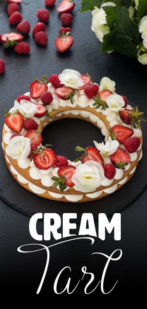 Tarte Cake Recipe, Cookie Cream Tart, Cream Tart Cake Recipe, Numbered Cakes, Entremet Recipes, Cream Tart Recipe, Cream Tart Cake, Tart Cakes, Tart Strawberry