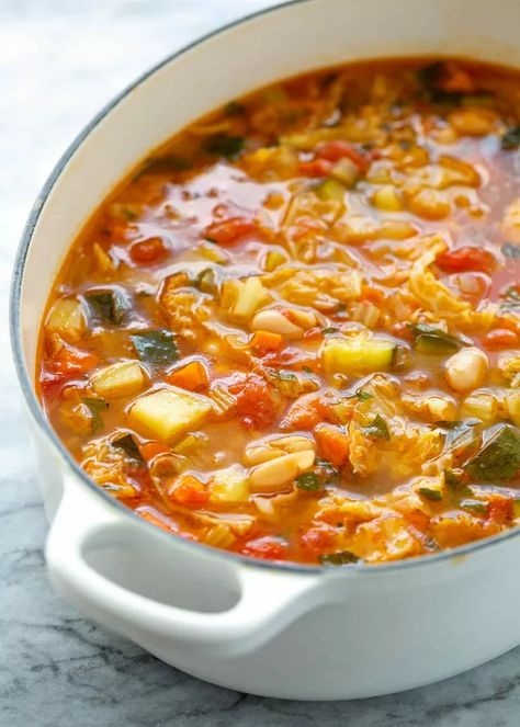 Classic Minestrone Soup Recipe Classic Minestrone Soup Recipe, Sopa Minestrone, Garlic Zucchini, Salad Appetizer Cups, Minestrone Soup Recipe, Parmesan Rind, Carrots Celery, Fall Soup Recipes, Overnight Oat