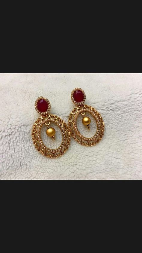 Gold Kammal Design, Kammalu Designs Gold, Gold Ear Rings Designs, Gold Earrings Designs New Model, Ear Rings Gold, Chandbali Earrings Gold, Gold Ear Rings, Small Earrings Gold, Gold Earrings Indian