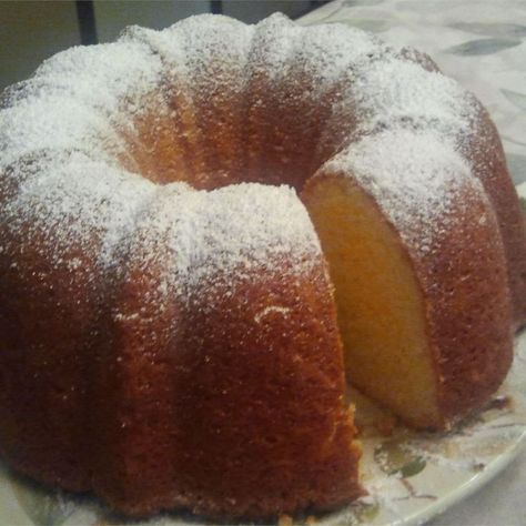 Cake Mix Pound Cake, Easy Pound Cake, Sour Cream Pound Cake, Orange Cake Recipe, Lemon Cake Mixes, Pound Cake Recipe, Cream Cheese Pound Cake, Vegetarian Cake, Yogurt Cake