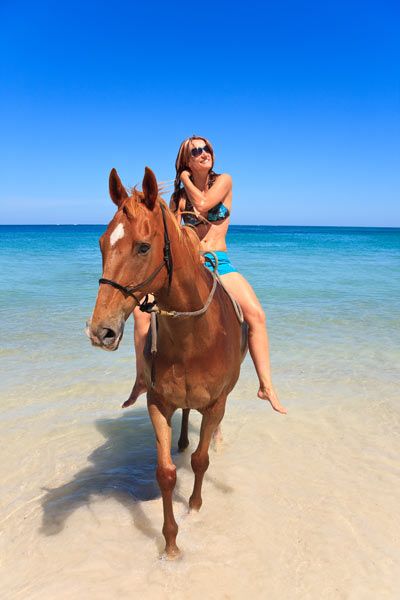 Going horseback riding along the beach. Horseback Riding Aesthetic Beach, Horseback Riding Aesthetic, Beach Horseback Riding, Kangaroo Rat, After Surgery, Travel Articles, Rural Life, Pictures Of People, Farm Girl