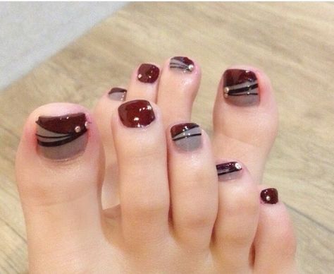 Pedicure Francesa, Brown Nail Art, Toenail Designs, Toe Nail Color, Asian Bridal Dresses, Pedicure Designs, Glow Nails, Asian Bridal, Toe Nail Designs