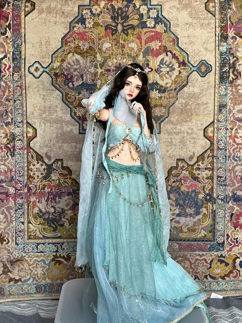 Arabic Clothing, Traditional Asian Dress, Goddess Outfit, Stylish Outfits Casual, Dancer Dress, Chinese Style Dress, Pretty Quinceanera Dresses, Queen Outfit, Dancers Outfit