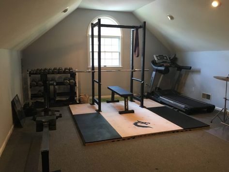 A weightlifting platform is a must for any garage gym. It protects your equipment and, more importantly, your home. Here's how you can build a DIY weightlifting platform that can also have a squat rack attached. Deadlift Platform, Weightlifting Platform, Small Home Gyms, Backyard Gym, Diy Gym Equipment, Home Gym Inspiration, Small Home Gym, Workout Room Home, Home Gym Garage