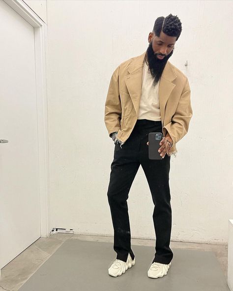 Yeezy 450 Outfit, Allen Onyia, Yeezy 450, Kanye West Style, Yeezy Outfit, Better Style, Dope Fashion, Outfit Style, Mens Streetwear