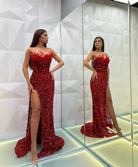 Red Dress Matric Dance, Matric Dance Cars, Red Prom Dress Gold Jewelry, Red Md Dresses, Red Matric Dance Dresses, Matric Dance Dresses Ideas Unique, Red Dress Shoes Ideas, Gorgeous Prom Dresses Classy, Md Shoes