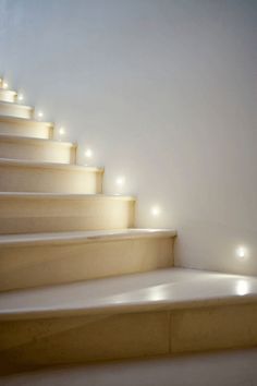 Recessed Step Lights                                                                                                                                                                                 More Couleur Feng Shui, Stairway Lighting Ideas, Basement Stairway, Light Stairs, Stairs Lighting, Stairway Lighting, Stair Lights, Stairway Design, Staircase Lighting