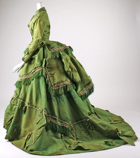 Vintage Dresses 1800, 1800's Dress, 1800s Fashion, Afternoon Dress, Antique Clothing, Art Dress, Historical Dresses, Green Silk, Historical Clothing