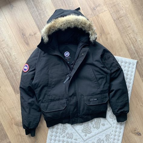 Canada Goose Men’s Chilliwack Bomber Parka Jacket 7950M Canada Goose Puffer Jacket, Canada Jacket, Canada Goose Chilliwack Men, Canada Goose Jacket, Canada Goose Outfit, Canada Goose Chilliwack, Canada Goose Parka, Canada Goose Mens, Mens Outdoor Jackets