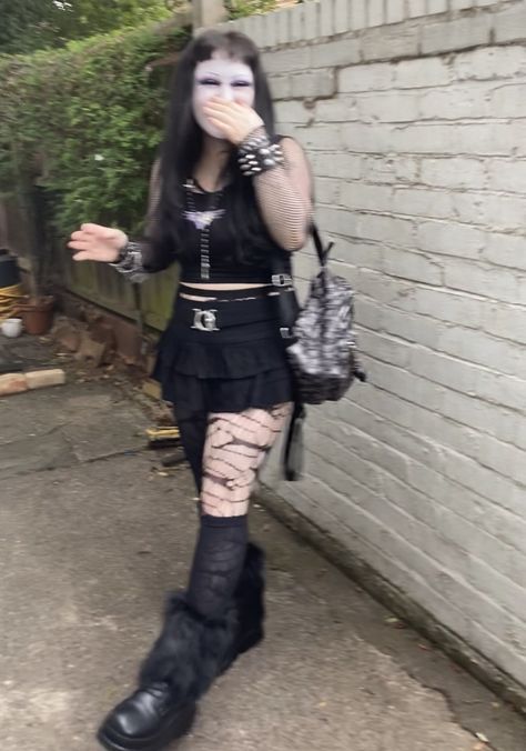 90s Mall Goth Aesthetic, 2000s Goth Aesthetic, Mall Goth Clothes, Mall Goth Hair, Mall Goth 90s, Mallgoth Outfits, Mall Goth 2000s, Mall Goth Fashion, Mallgoth Aesthetic