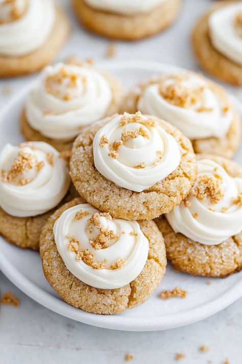 Graham Cracker Cookies Recipe, Graham Cracker Bars, Cookies With Frosting, Marshmallow Topping, Graham Cookies, Graham Cracker Cookies, Cookie Balls, Marshmallow Frosting, Cracker Cookies