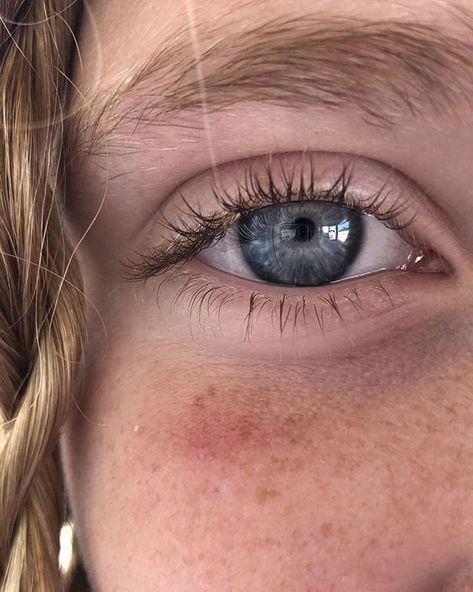 Feyre Archeron Aesthetic, Dark Grey Eyes, Blue Eyes Aesthetic, Feyre Archeron, Dark Blue Eyes, Beautiful Eyes Color, Eye Painting, Eye Photography, Gray Eyes