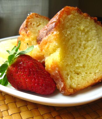 Pinapple bread Up Cake, Cake Delicious, Baked Fruit, Vegan Meal Plans, Pineapple Cake, Classic Cake, Moist Cakes, Yummy Sweets, How Sweet Eats