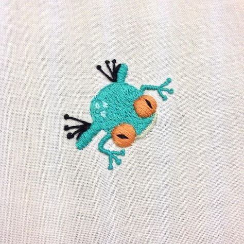 Frog embroidery Embroidered Tree, Tree Frog, 자수 디자인, Sewing Embroidery Designs, Embroidery Craft, Hand Embroidery Patterns, Embroidery Inspiration, Diy Embroidery, Embroidery And Stitching