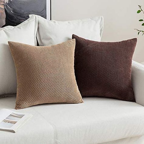 Cushion For Brown Sofa, Dark Brown Sofa Cushion Ideas, Brown Pillows Couch, Grey Sofa Brown Cushions, Brown Sofa Cushion Ideas, Brown Cushions Living Room, Beige Sofa Brown Cushion, Bedroom Pillows Brown, Brown Cushions Bedroom