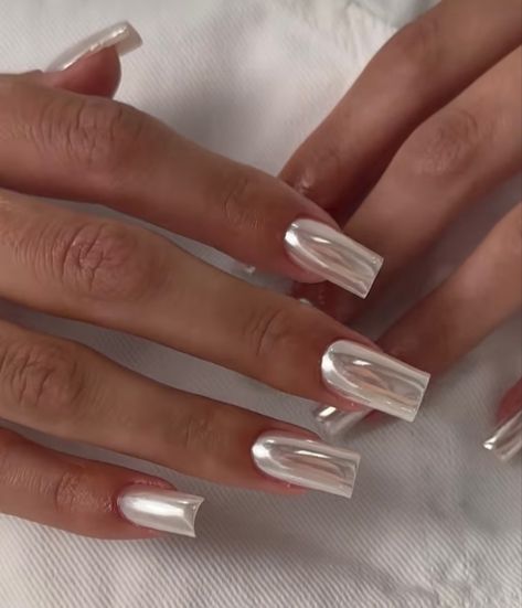 Silver Mettalic Nails, Chrome Nails Long Square, Shimmer Acrylic Nails, Pearl Nails Square, New Years Nails 2023 Trends, Platinum Nails, White Chrome Nails, Chrome Nails Designs, Pearl Nails