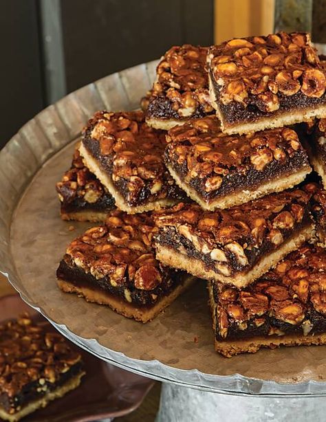 Hazelnut Recipes Desserts, Hazelnut Bars, Hazelnut Dessert, Hazelnut Recipes, Hazelnut Cookies, Toffee Bars, Hazelnut Praline, Southern Desserts, Dessert Bar Recipe