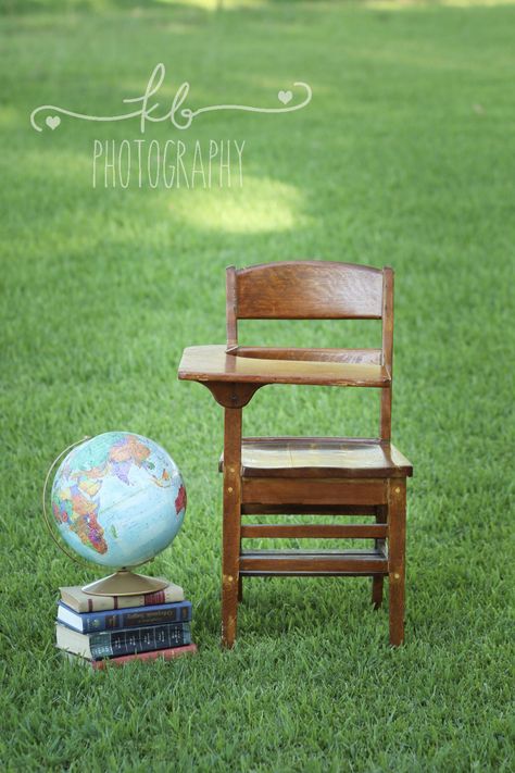 3rd Grade Photoshoot, School Desk Photography, Back To School Desk Pictures, Old School Desk Photo Shoot, Back To School Minis Photo Shoot, Back To School Minis, Back To School Mini Session Ideas, Back To School Photo Props, Calander Ideas